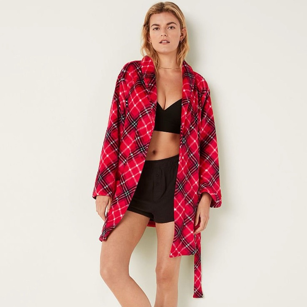 NWOT Victoria’s Secret PINK Fluffy Robe Red Plaid Pockets M/L